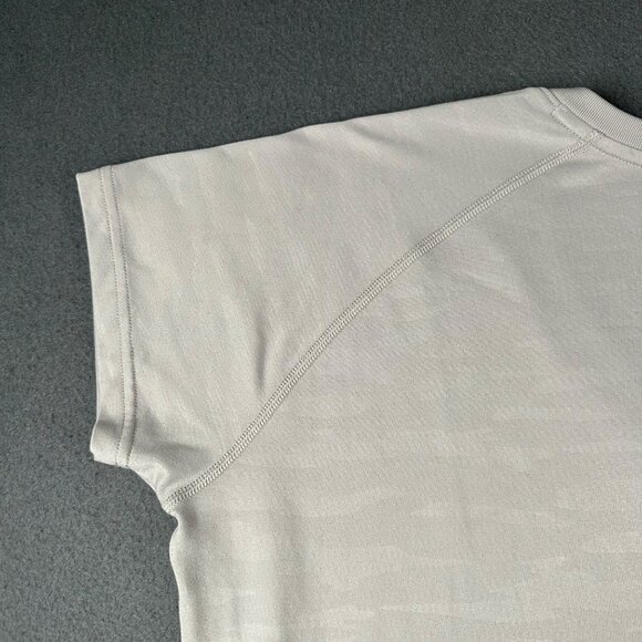 Under Armour Womens M Gray Semi-Fitted V-Neck HeatGear Performance Tee - Picture 11 of 11